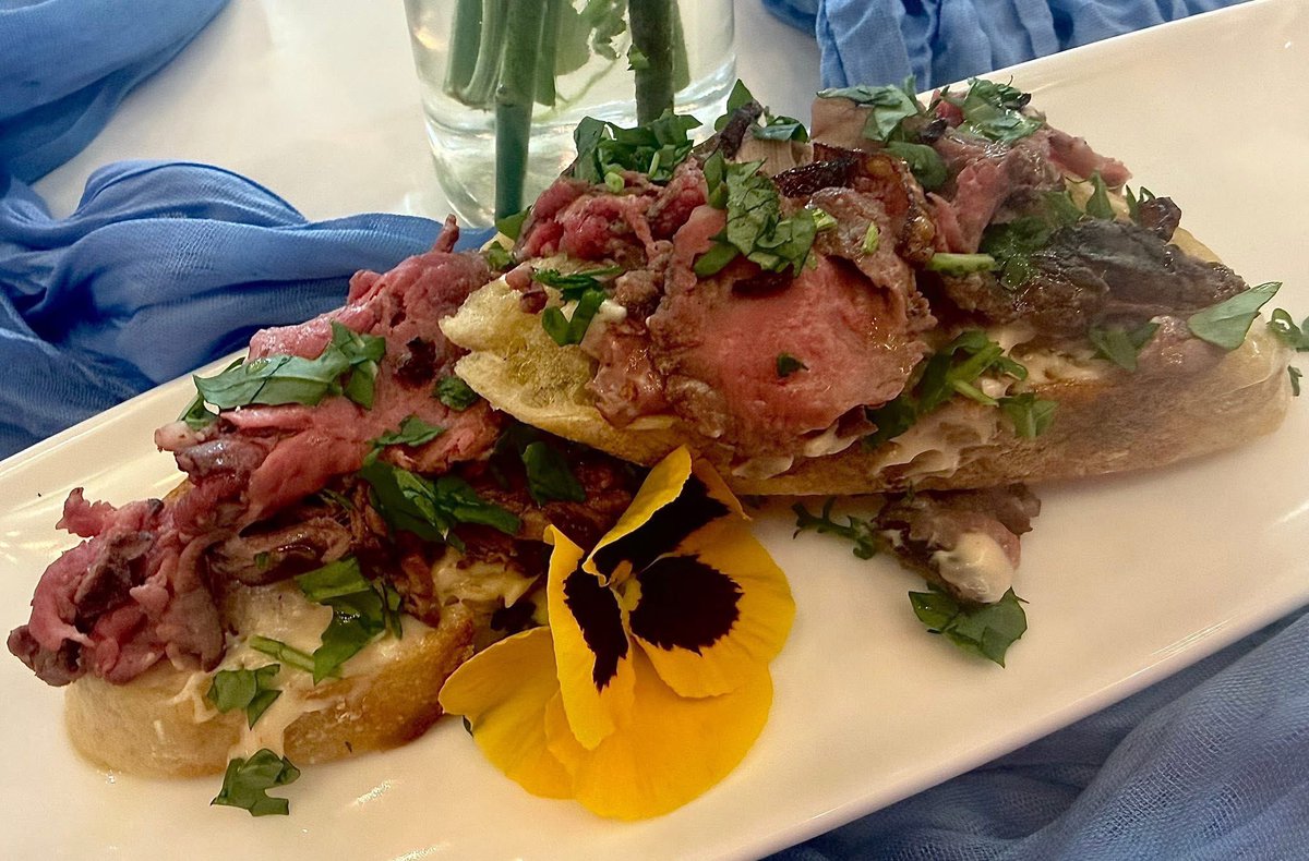 DangerousDeb's tweet image. Thank you Liora Henderson for an exceptional afternoon w/6-course lunch followed by a live Bananas Foster demonstration.
Photos courtesy of Liora Henderson
#FineDiningLasVegas #LuxuryEvents #CulinaryJourney #ChefExperience #LifestyleEvents #VegasDining #FoodCulture #Elevated