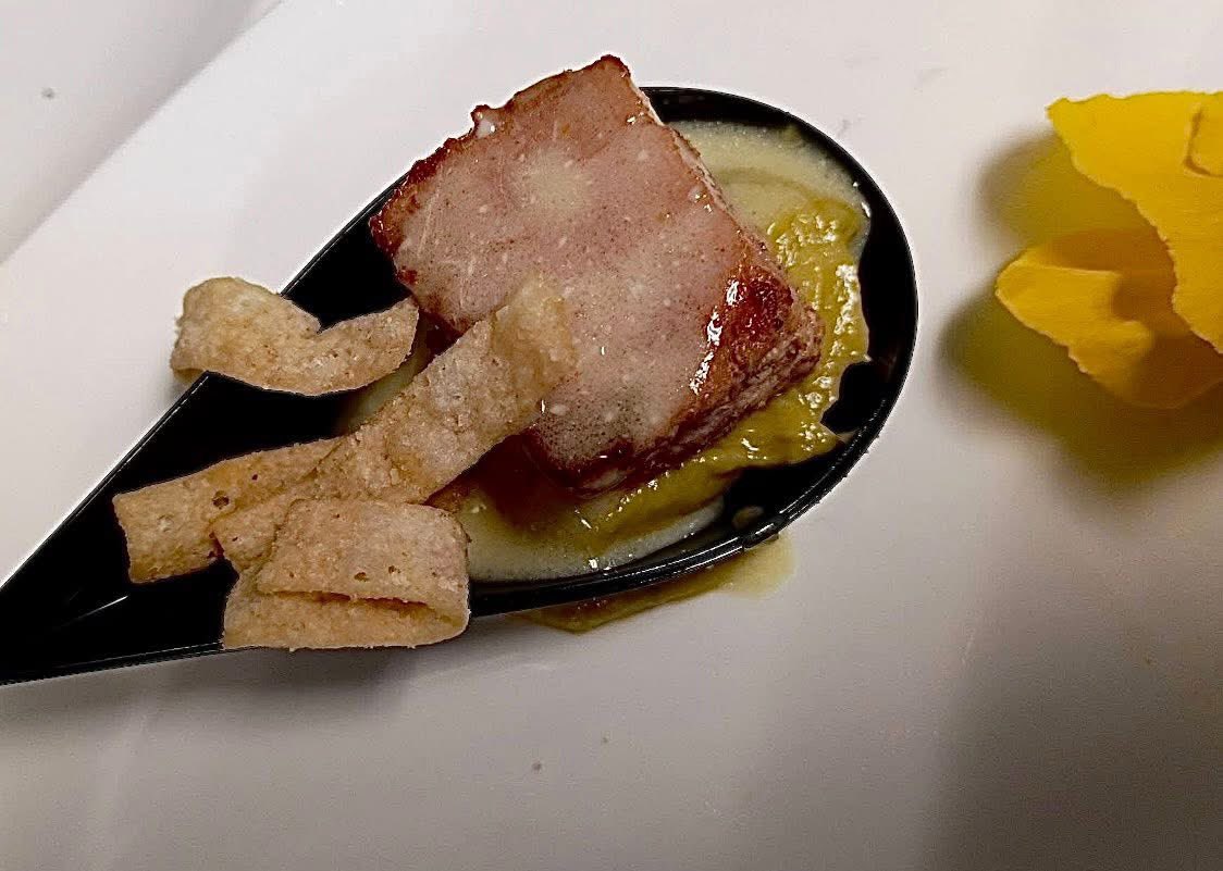 DangerousDeb's tweet image. Thank you Liora Henderson for an exceptional afternoon w/6-course lunch followed by a live Bananas Foster demonstration.
Photos courtesy of Liora Henderson
#FineDiningLasVegas #LuxuryEvents #CulinaryJourney #ChefExperience #LifestyleEvents #VegasDining #FoodCulture #Elevated