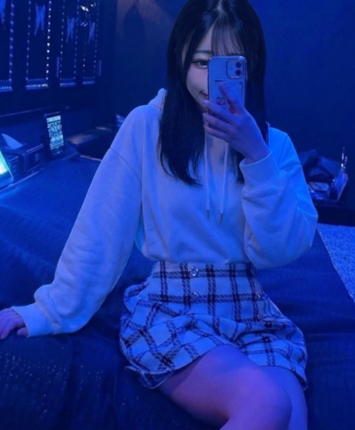 えれな tweet media