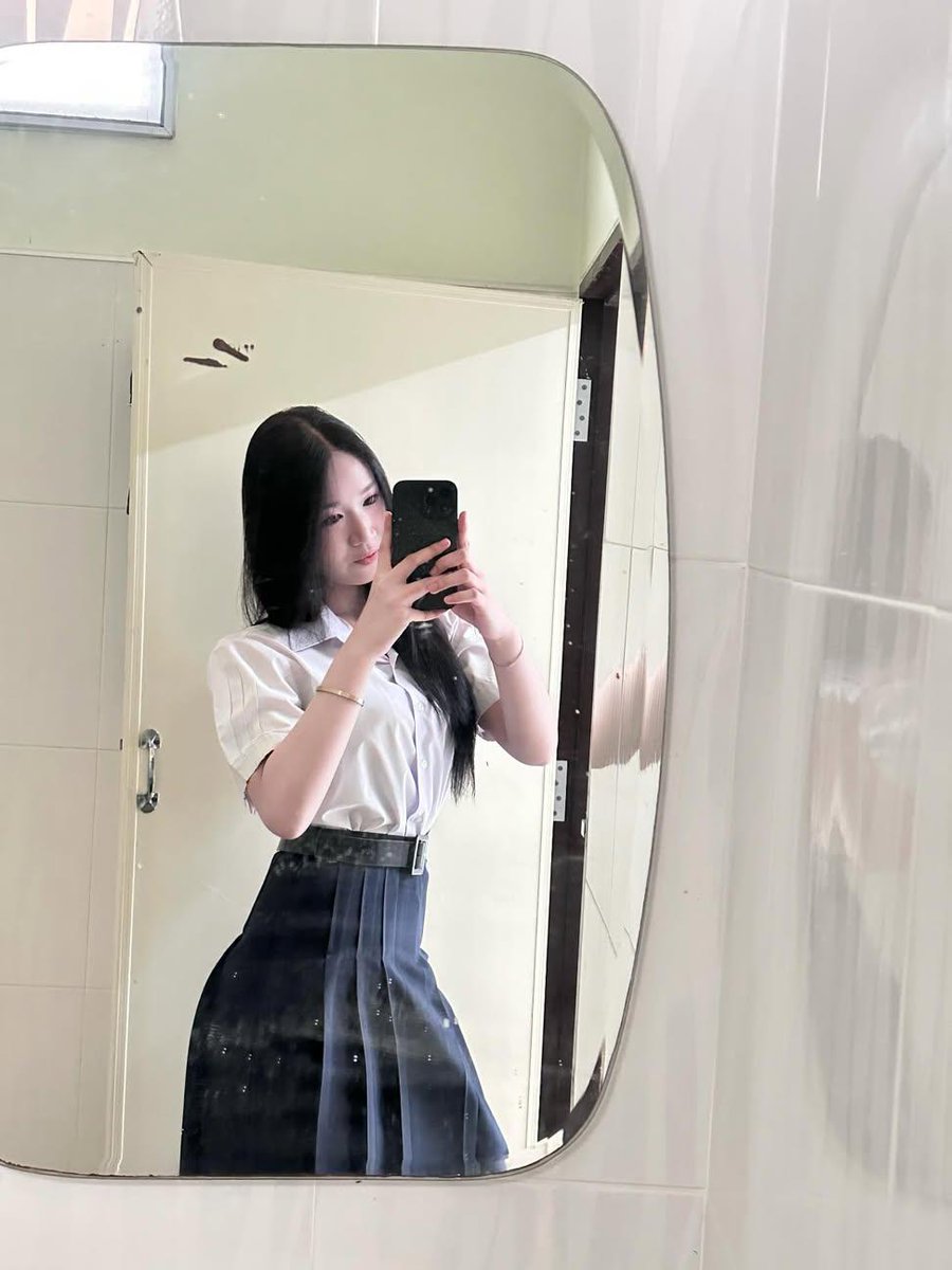 หลังหอมีเรื่อง tweet media