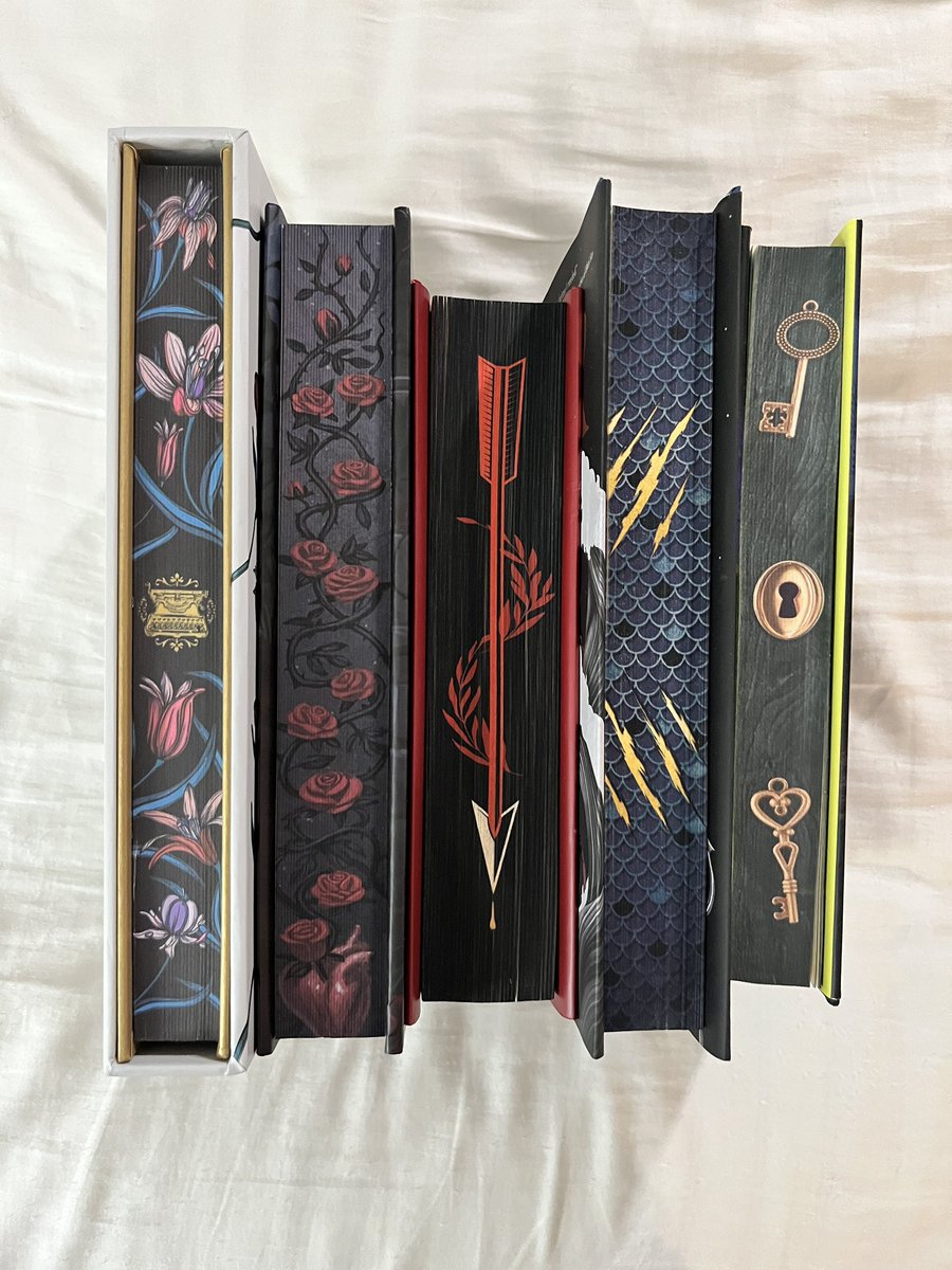 zaiwashz's tweet photo. April (so far) book haul ! ༄ https://t.co/SMWrdZXpG5
