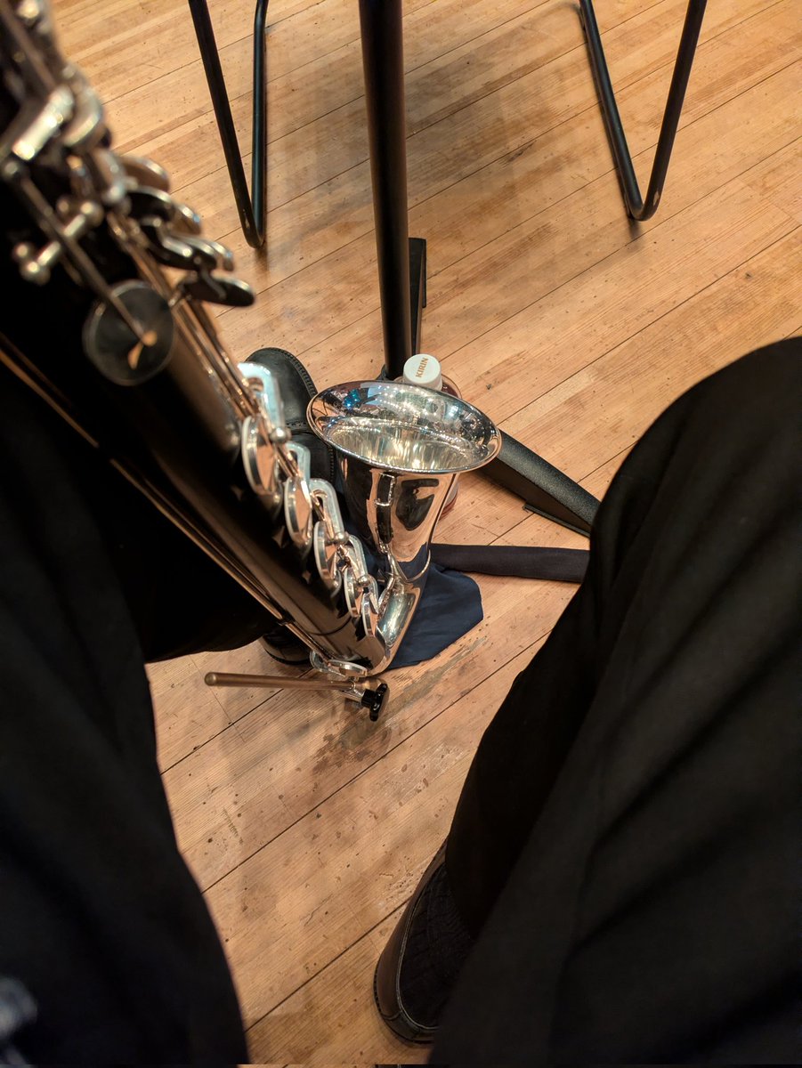 つばけん tweet media