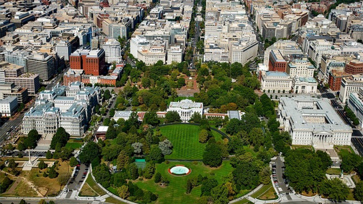 Diamondmedia47's tweet photo. A suspect has been confirmed dead after a shooting incident at the White House Correspondents’ Dinner in Washington, DC. President Trump is safe and unharmed.
#shooting #whitehouse #correspondents https://t.co/c50FUJVu3E