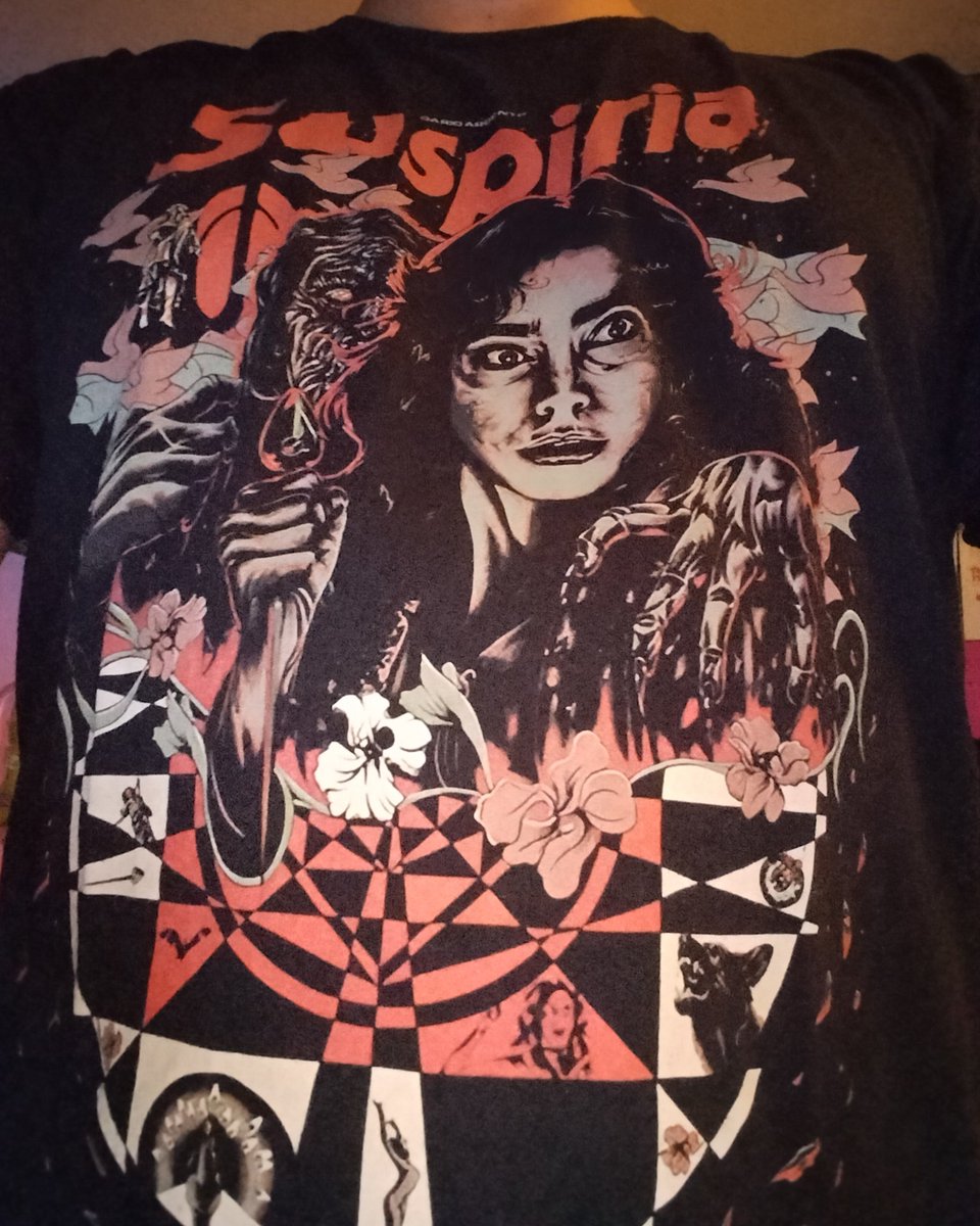 DJfreakygoggles's tweet image. Watching:

Suspiria (1977)

Then maybe one or two of these puppies 😁

All #70s #horror #movienight 

Groovy baby!