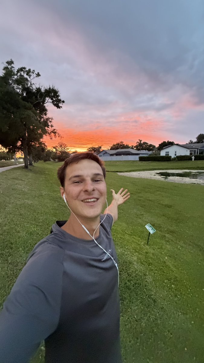 MMalagies's tweet photo. He did it again. He carried us through another day. Look at that sunset. Thank you, God. Type Amen if you agree. https://t.co/Sk8HEHeBln