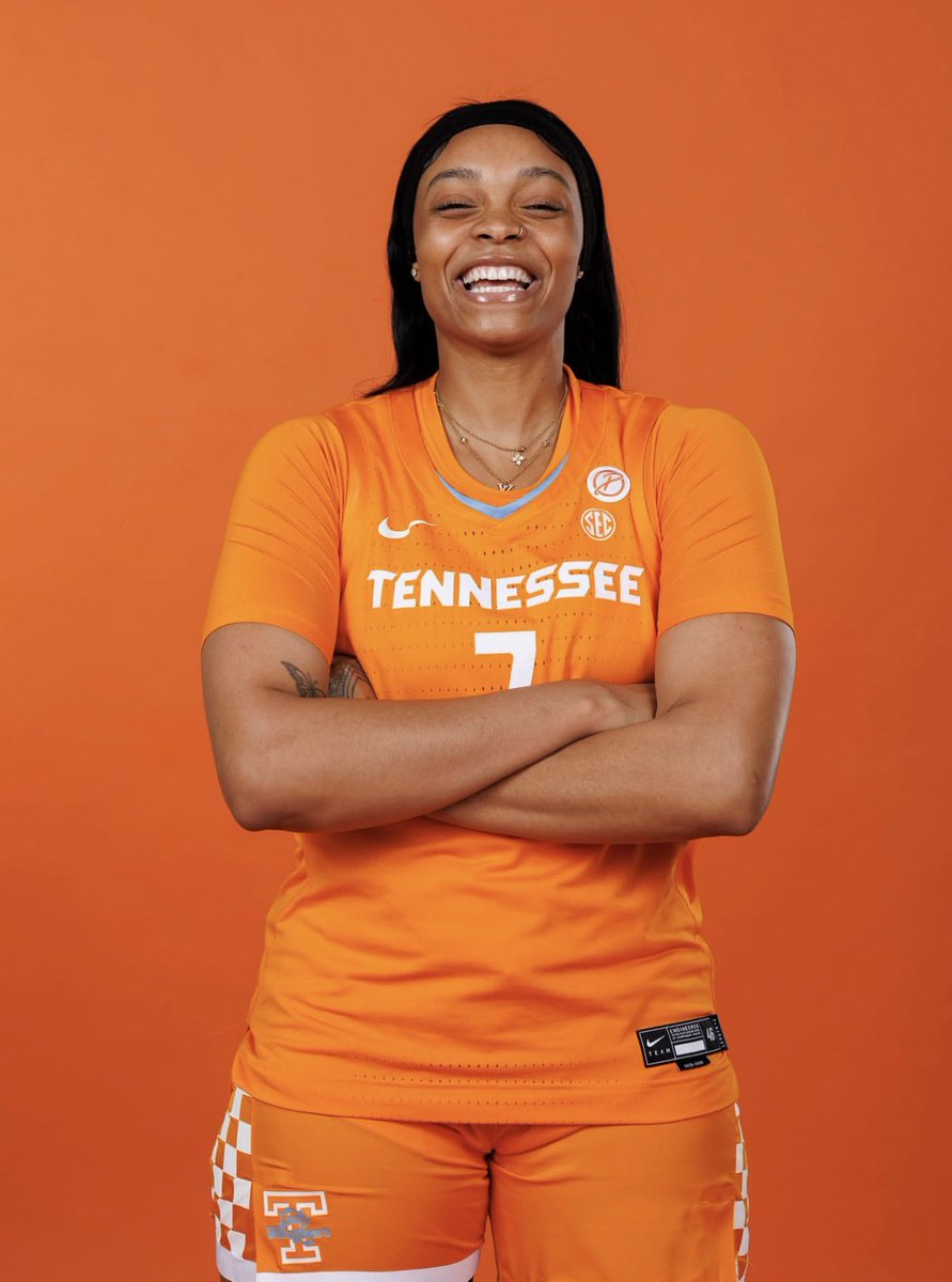 CoachQueenKim's tweet photo. welcome home Aaliyah!  😍
#LadyVols https://t.co/XeuL3BXFNm