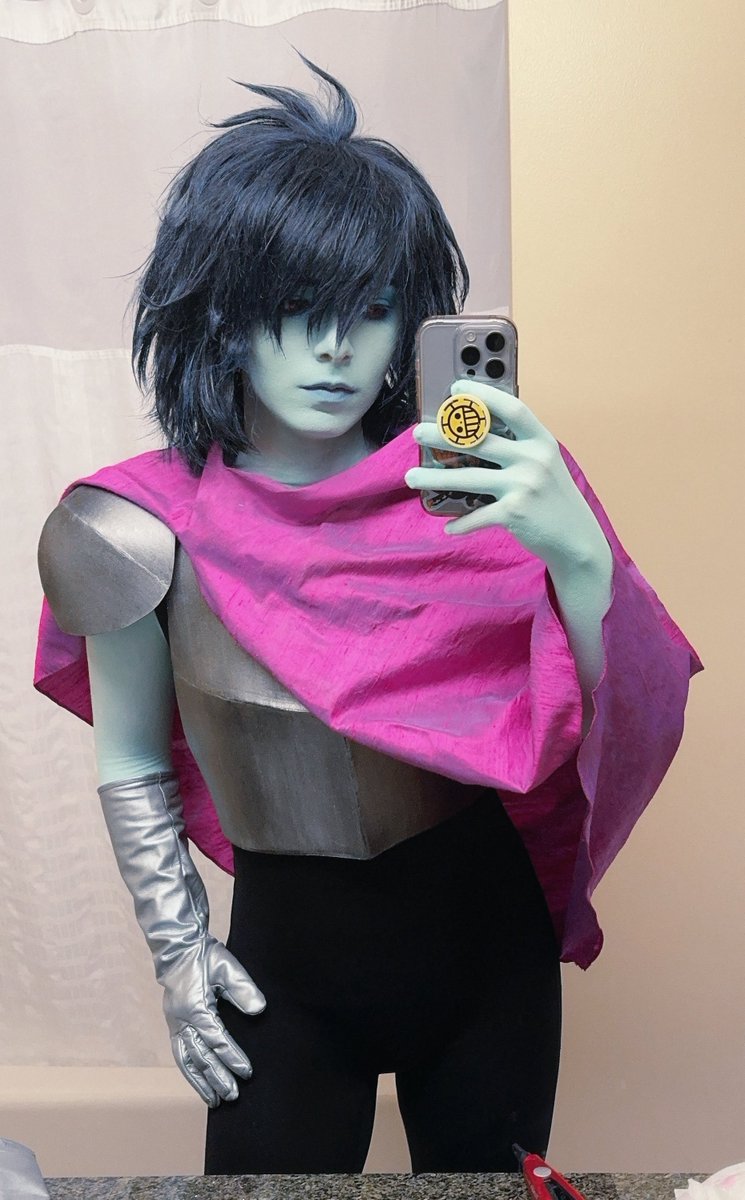 _10kujo's tweet photo. cosplayed dark world kris today at castle point anime con 🍎 https://t.co/jzODv9rJRY