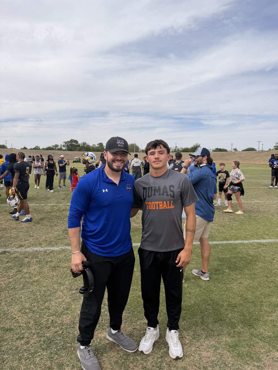 ColtonMills2027's tweet photo. Had a good time at @WBUFootball for the spring game! @Coach8Escobar and @Coach68Hinojos thanks for inviting me out today. 
@TFloss32 @MikeRoach247 @CoachWhiteDB1 @JGonzalesJr10 @JarrettDRamirez  @BenjaminGolan  @PrepRedzoneTX @LoneStarPrepsTX @RandallSweet5 @KaleSteed @806hsscmedia @KyleMorgan_XOS @ScottRapp17 @coachdunnam @TrainanceP @Matt_Stepp817 @PressPassSports @dctf @NC10_Sports