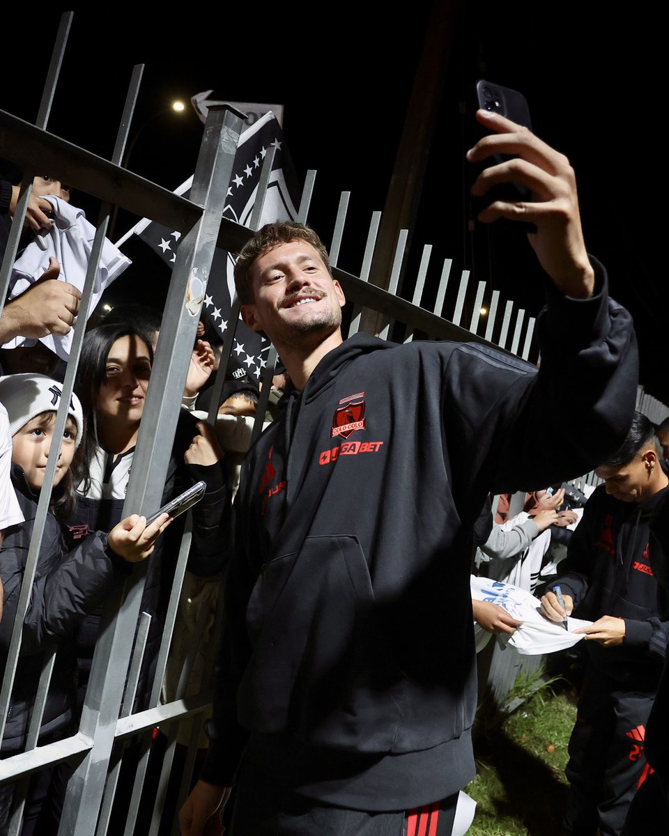 ColoColo's tweet photo. ¡𝐆𝐑𝐀𝐂𝐈𝐀𝐒 𝐏𝐎𝐑 𝐄𝐋 𝐀𝐋𝐈𝐄𝐍𝐓𝐎, 𝐂𝐎𝐍𝐂𝐄𝐏𝐂𝐈𝐎́𝐍! 🤟🏻🏁🔥 https://t.co/W5Epv9uw9l