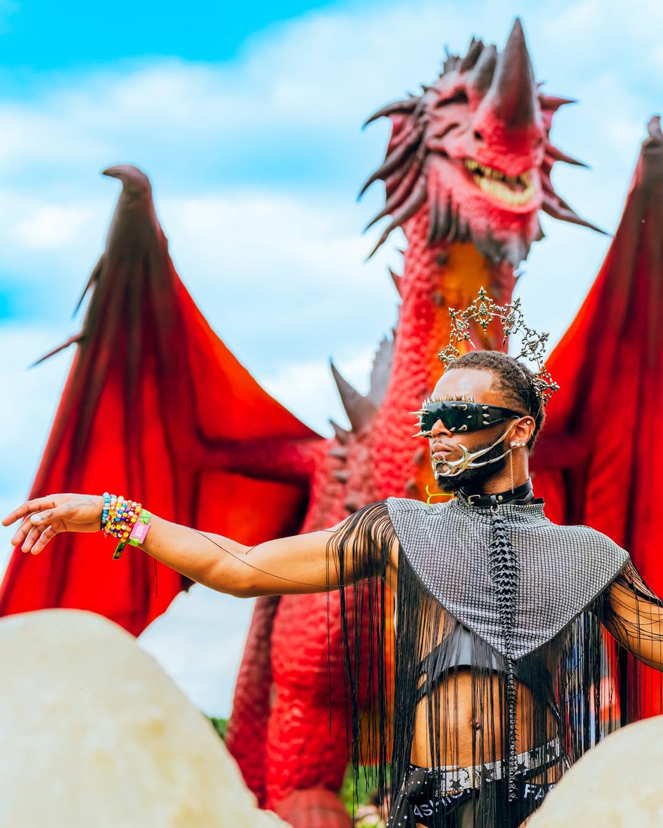 FKMusicFest's tweet photo. The Kings and Queens of the #FKFAM bring the realm to life. 👑 Your energy shakes the Kingdom to its core. ❤️‍🔥 https://t.co/kp426gR78b