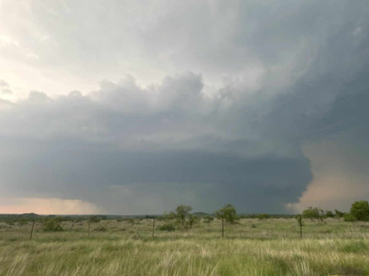Absolutely BEEFY wall cloud near Jacksboro, TX. 7:58pm CDT #txwx