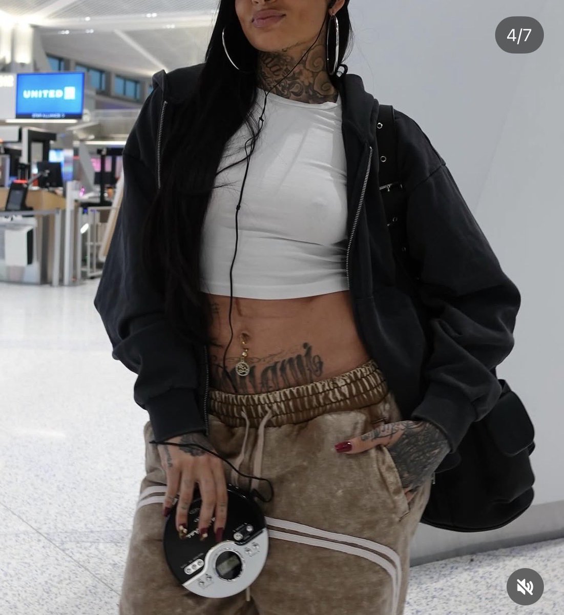 OMG I LOVE HER SO BAD