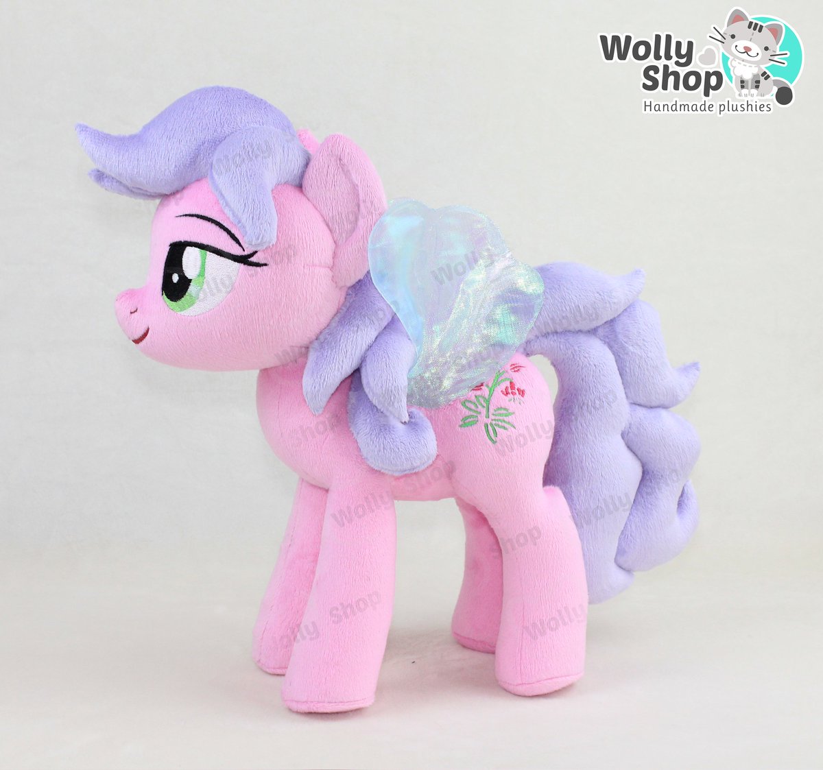ShopWolly's tweet photo. Flutterpony!!! Lily! The wings are holographic  and is looking 🏠! https://t.co/KyXDhCBJZv
Lily from g1 pony to g4! Hope you like it! And which flutter pony should  I do next?
#mylittlepony #wollyshop #pony #flutter #mlp https://t.co/PBQILol3h7