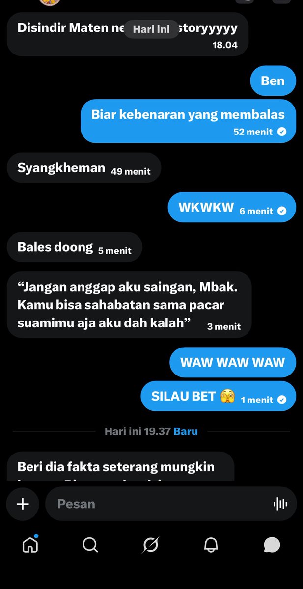 Queen_psychee's tweet photo. Yang dibahas siapa, yang tersinggung siapa. Capek 😭 https://t.co/FzEwQcl4yf