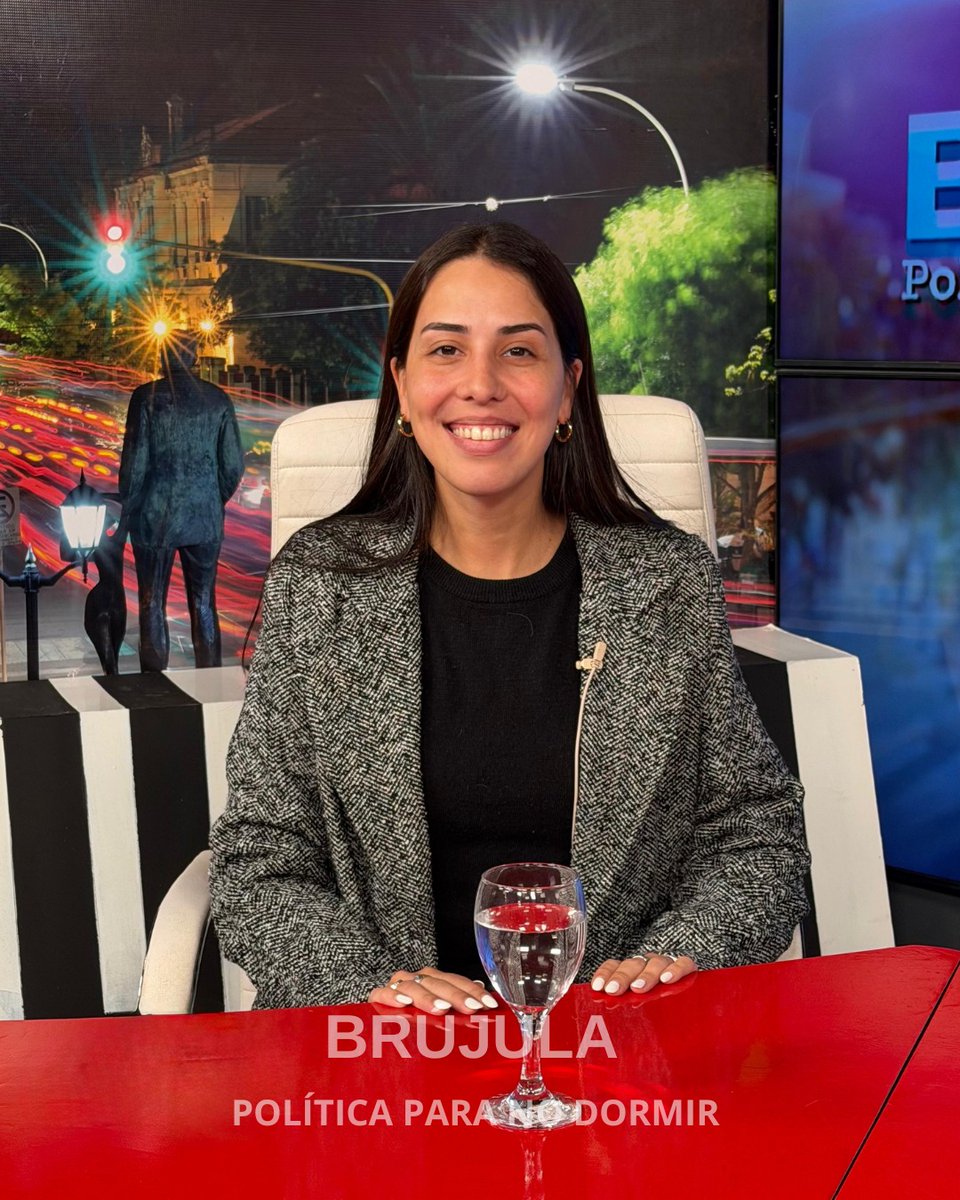 CalvoJorgecalvo's tweet image. #BRUJULA🎥📸
@Aguchialva 

Habia un montón de alternativas para que esto no suceda, escuche a distintos diputados en la cámara que decían que de esta manera iban a permitir que lleguen otros candidatos que no hayan sido electos a dedo, entre comillas, por los partidos políticos.