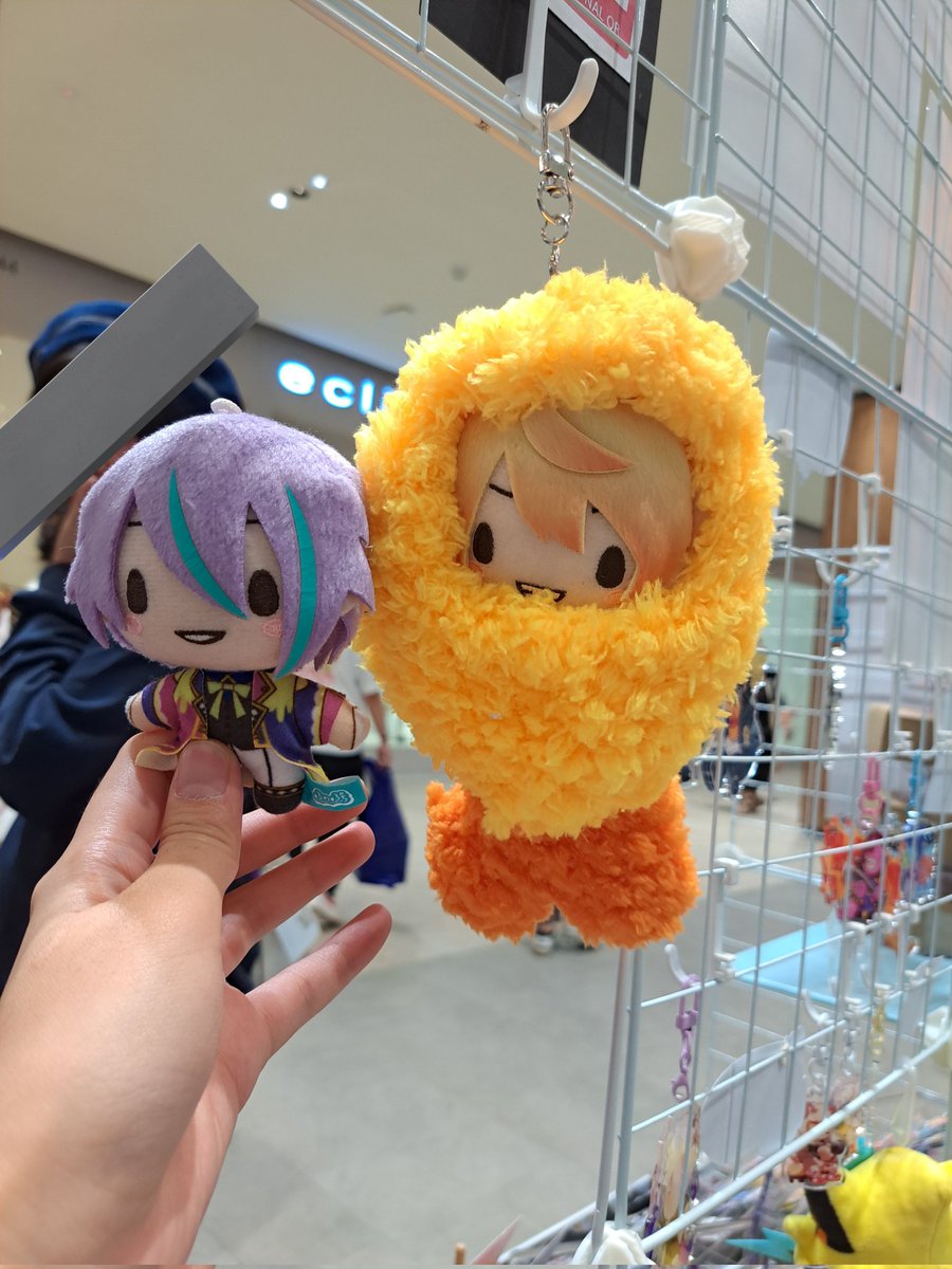 Yehlawd's tweet photo. You guys remember Tempura Tsukasa?
He's been hanged on public humiliation in my booth D16 with my friend in #cosmicspring this weekend! A lot of stuff are running low! https://t.co/gZdUESeldW