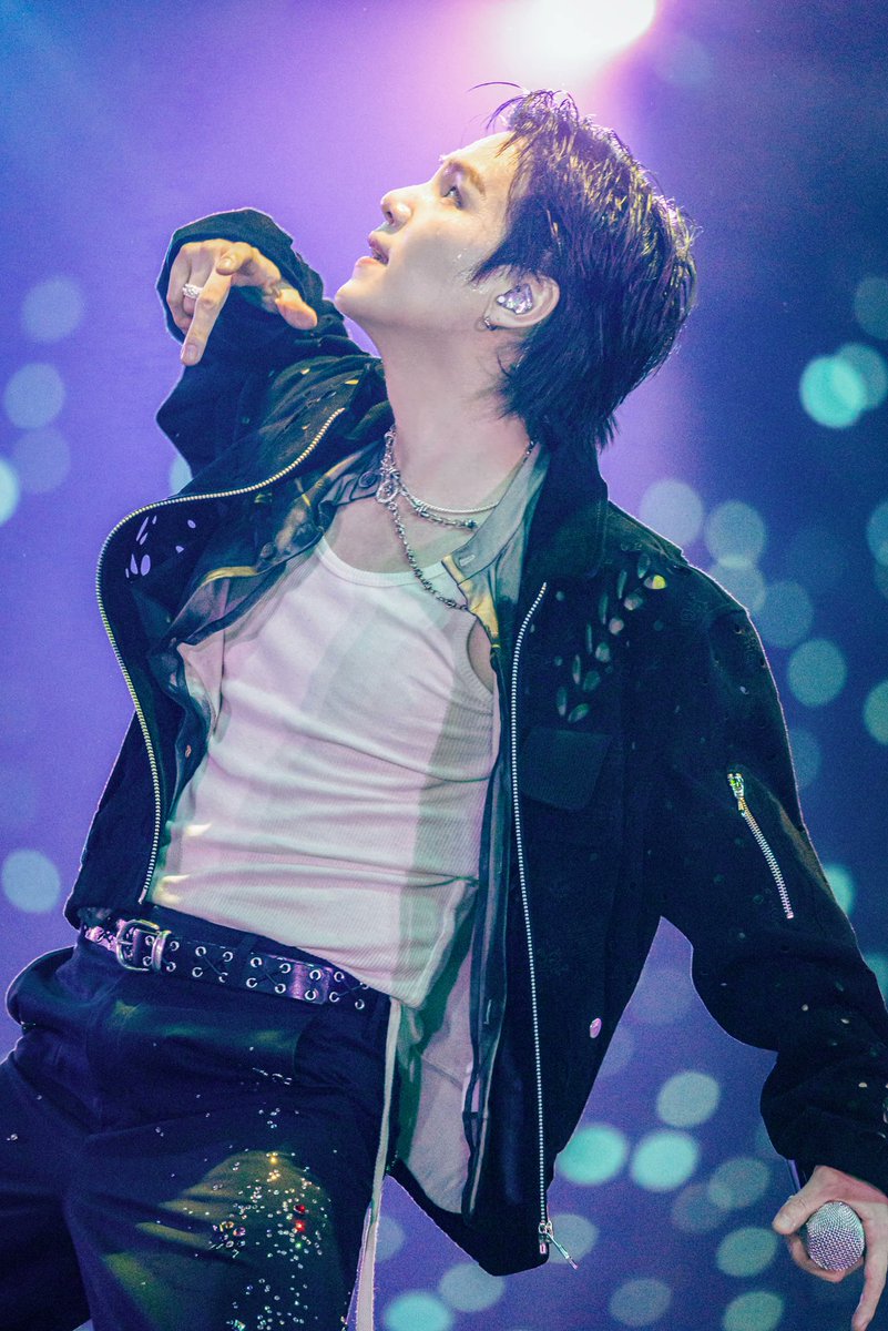 fashionsnap's tweet photo. BTSが東京ドーム公演で日本ブランド「エムエーエスユー（MASU）」のカスタム衣装を着用。https://t.co/Q3wOFEmgpF https://t.co/LuFDBgd6QJ