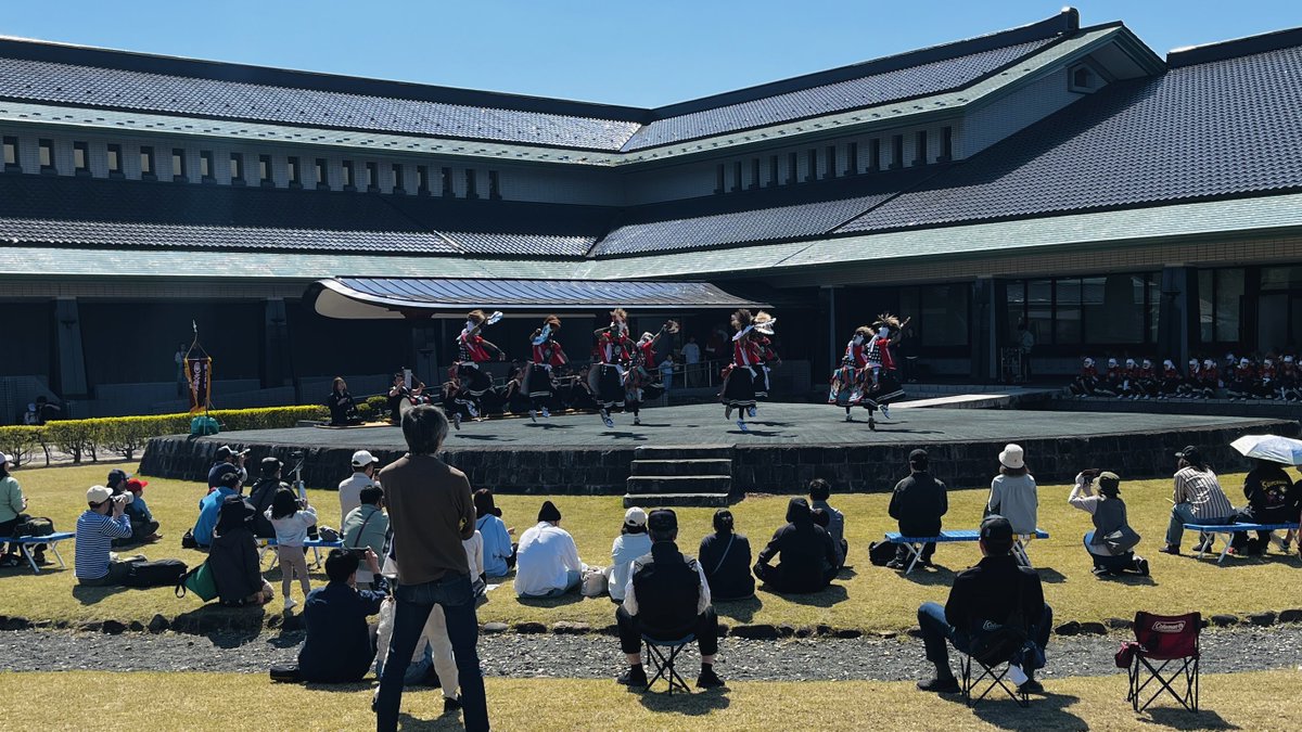 k_oninoyakata's tweet photo. 本日はたくさんのご来場をいただきありがとうございました！
北藤根鬼剣舞の皆さまも、熱演をありがとうございました。

次回の鬼の館定期公演は
⚫︎5月2日(土)13:30〜
⚫︎出演:鬼柳鬼剣舞め組、黒沢尻鬼剣舞
⚫︎テーマ:「鬼剣舞と採りもの〜刀編〜」
の予定です。

ご来場をお待ちしております👹 https://t.co/Yr6UvkyFw9