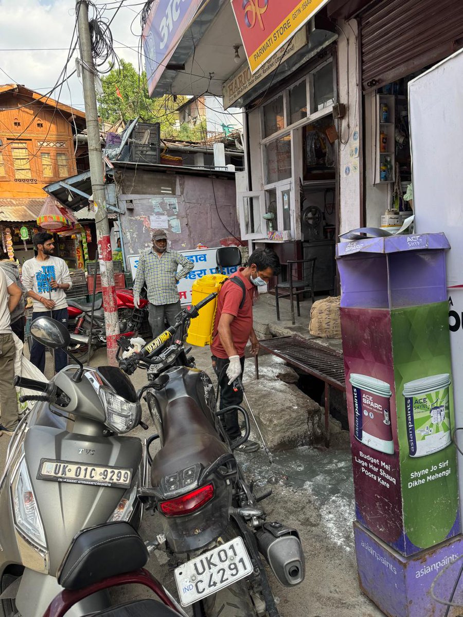 cbranikhet's tweet image. We remain committed to eliminating malaria through proactive prevention and community education. Let’s work together to create a malaria-free future! #WorldMalariaDay #EndMalaria #PublicHealth #DiseaseAwareness #VectorControl