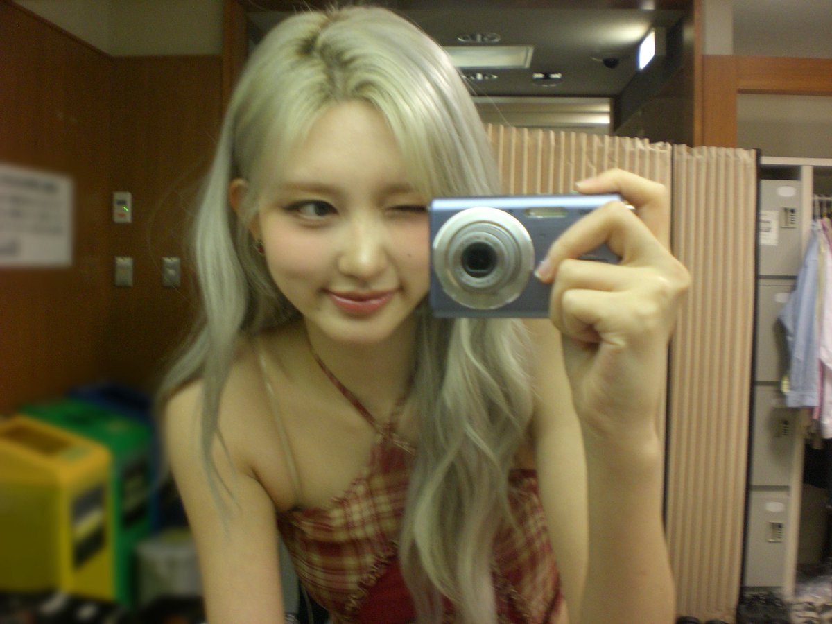 baddiegicam's tweet image. wts digicam casio exilim ex-z75 (ive gaeul digicam) in black fullset

minus: layar agak penuaan noda (tapi tampilan layar masih bagus dan jelas)

875K (co oren ada diskon)

overall semua masih bagus sekalii

kelengkapan fullset wih box

#wtb #ive #gaeul