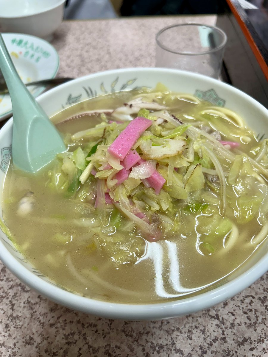 hinakofoot's tweet photo. ピースタも最高やったけど飲食店の店員さんとか長崎サポさんが気軽に声かけてくれる感じが温かくてよかったなあ
昔のおもてなしロードはもうないけど相変わらず長崎のおもてなし力すごい
また今回も気分よく食いまくらされて買いまくらされましたわい https://t.co/kXLrM8iiBK