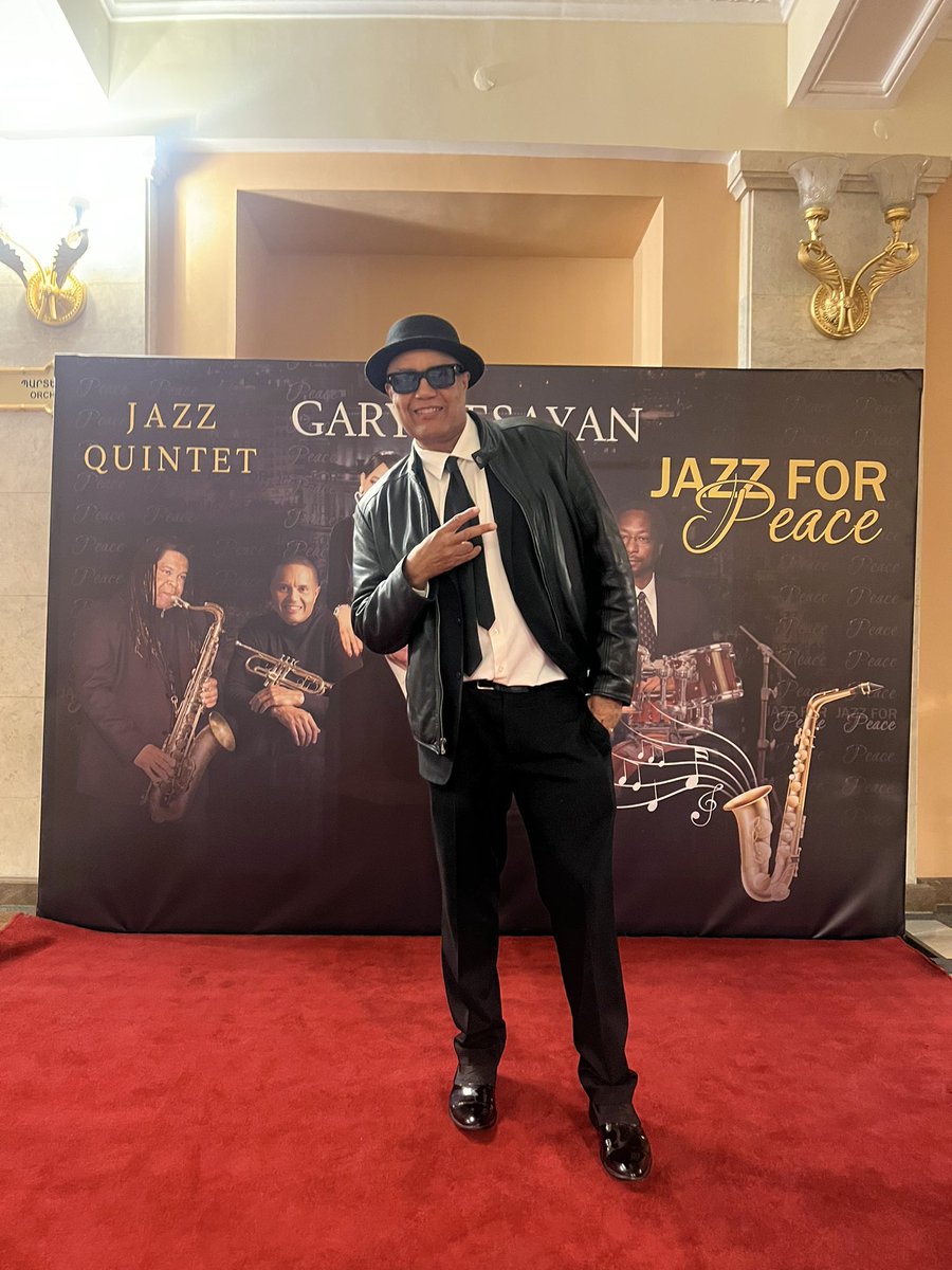 JohnnyBritt's tweet image. Armenia “You Are Beautiful”. Our Jazz for Peace concert was incredible last night here in Yerevan. The band was amazing. Thank you all so much. Can’t wait to come back to your beautiful country!!!
#jazz #youarebeautiful #youarebeautifulmovement #johnnybritt