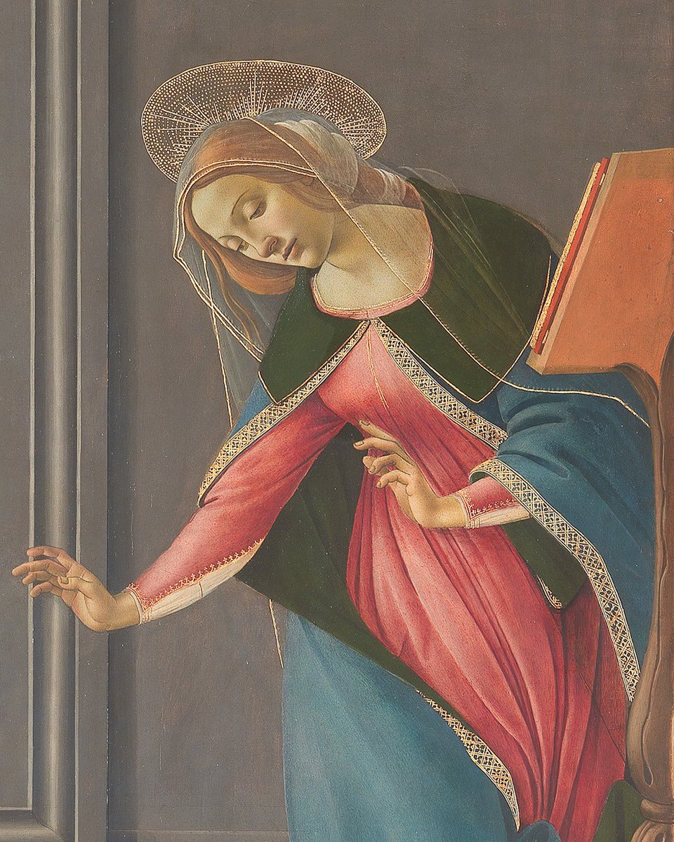 UffiziGalleries's tweet image. Un incontro sospeso nel tempo. 

Nell'Annunciazione di Cestello, Sandro #Botticelli traduce in immagine l’istante in cui il divino irrompe nella quotidianità: l’angelo, appena posato a terra, tende il gesto con grazia trattenuta, mentre #Maria si ritrae con umiltà e stupore.