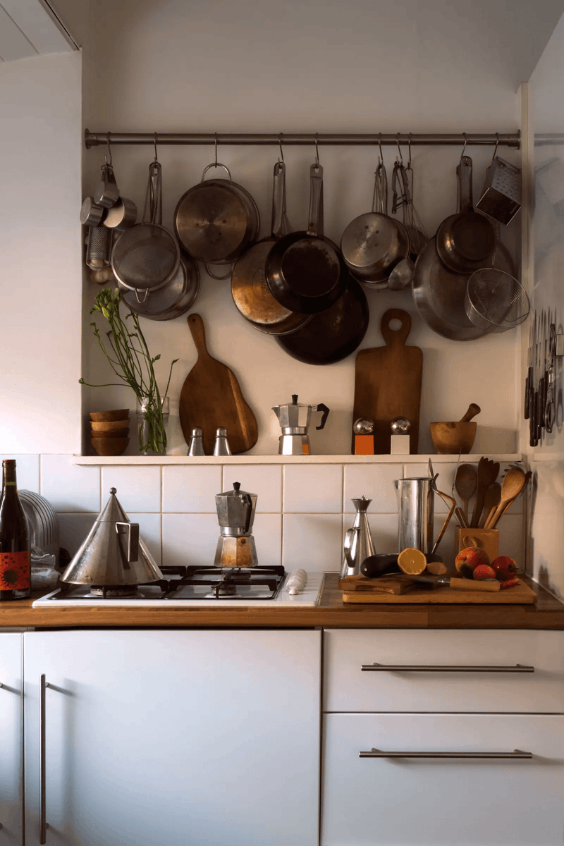 CawrayWray's tweet image. "Toss what’s unused, keep what sparks joy!  Organize your space—start small, feel fresh. #DeclutterWithJoy #HomeRefresh"