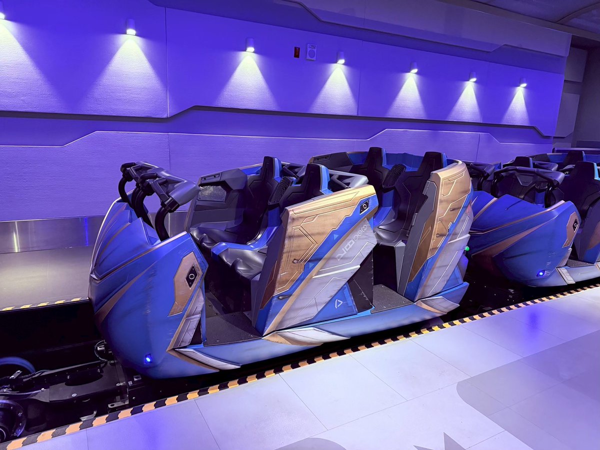 新スペマンがコズミック・リワインド式のコースターになることが明らかになりましたが、その特性上、事前に詳細を知りすぎずに初乗車を迎えることを強くおすすめします。

想像を遥かに超えた体験は一生忘れられないし、ネタバレ一切踏まずに乗車して良かったライドNo.1です。