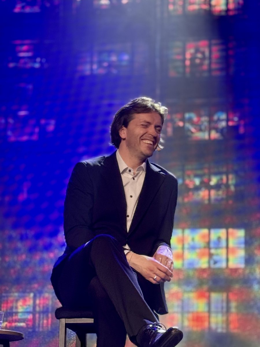 человек становится очень красивым