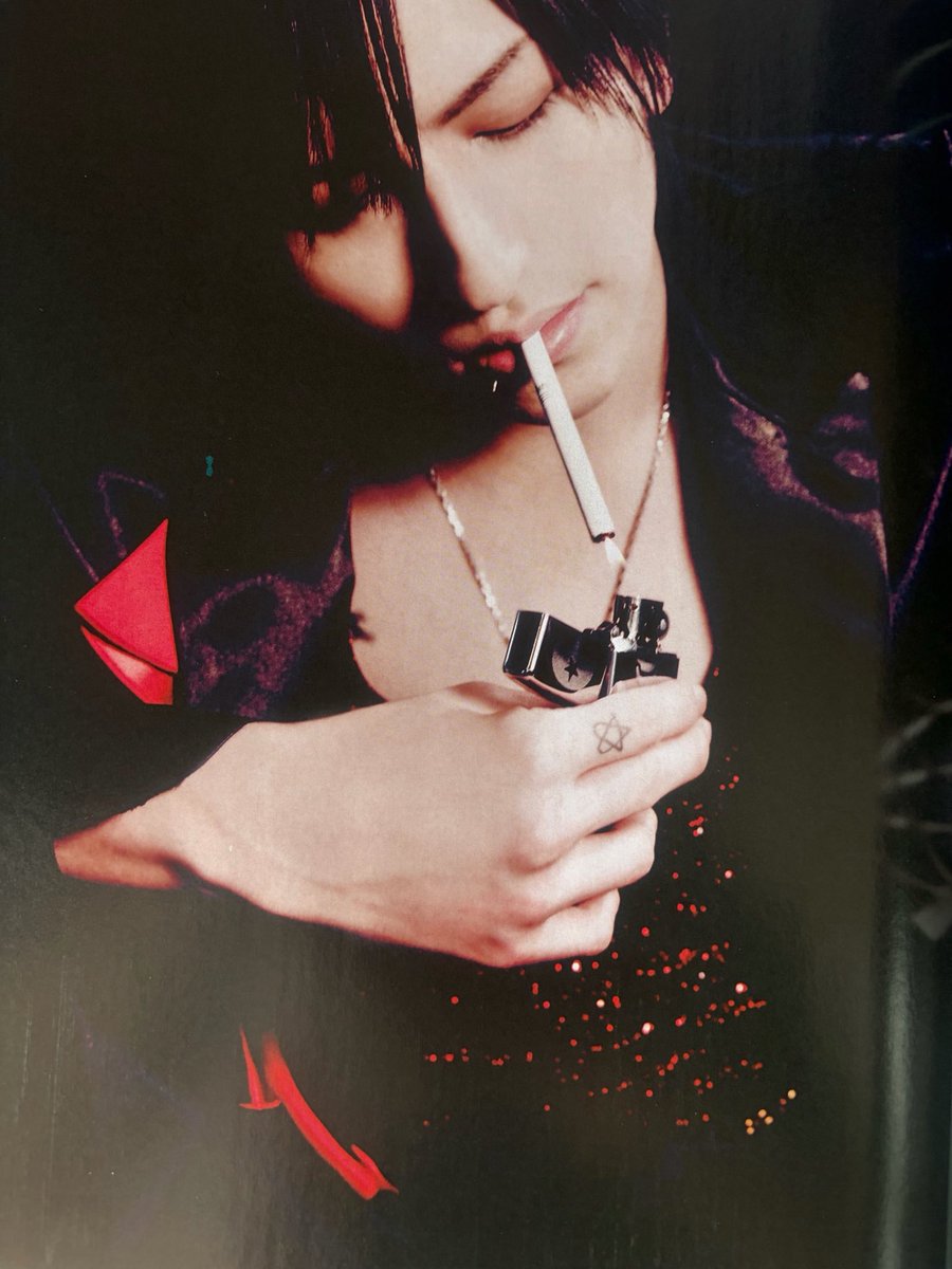 385 tweet media