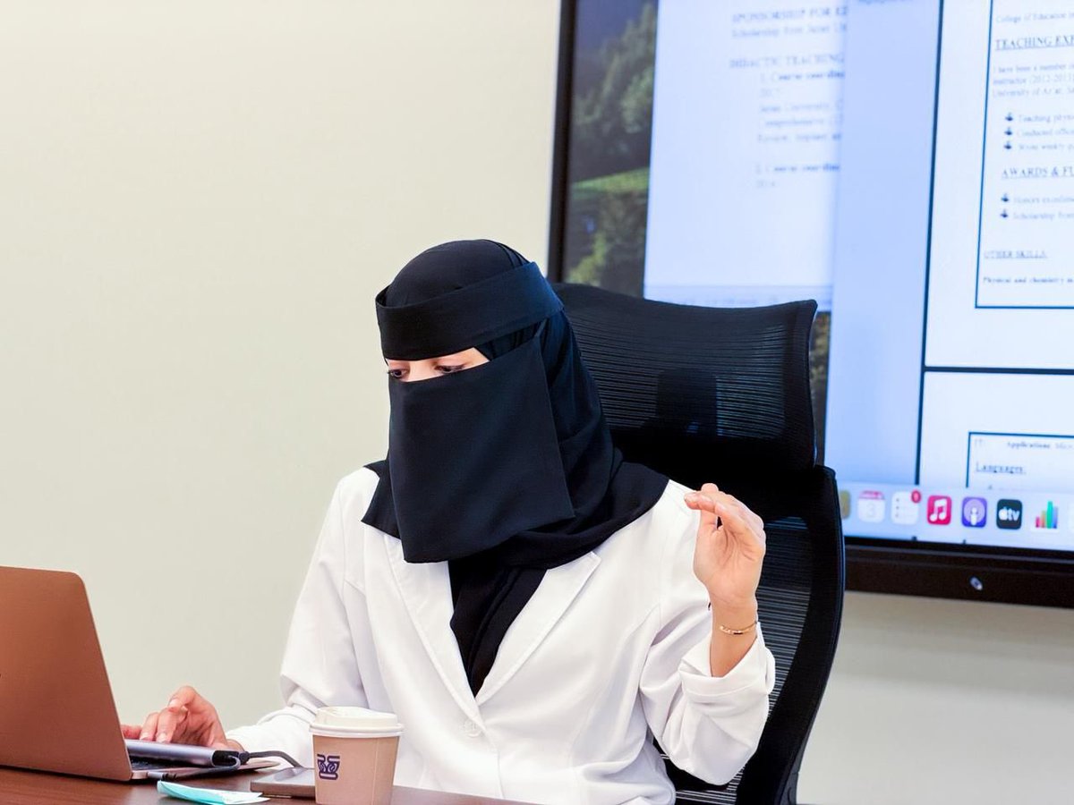 Jazanu_COD's tweet photo. #صور

ضمن جهود تطوير مهارات الخريجين، أُقيمت ورشة عمل (السيرة الذاتية والمقابلات الشخصية) لتخصص آخر ✨

بالتعاون بين وحدة الخريجين ووحدة تدريب أطباء الامتياز، لتمكين المشاركين من إبراز كفاءاتهم وبناء حضور مهني يعزز فرصهم في سوق العمل.

#جامعة_جازان
#كلية_طب_الأسنان_جامعة_جازان https://t.co/QnhbUXcWYU