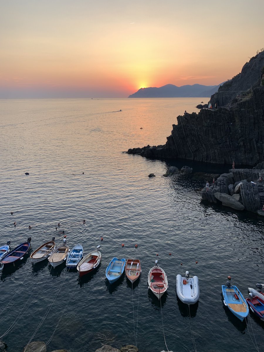 purenature_1's tweet image. Cinque Terre, Pisa / Italy 🇮🇹 #sunset