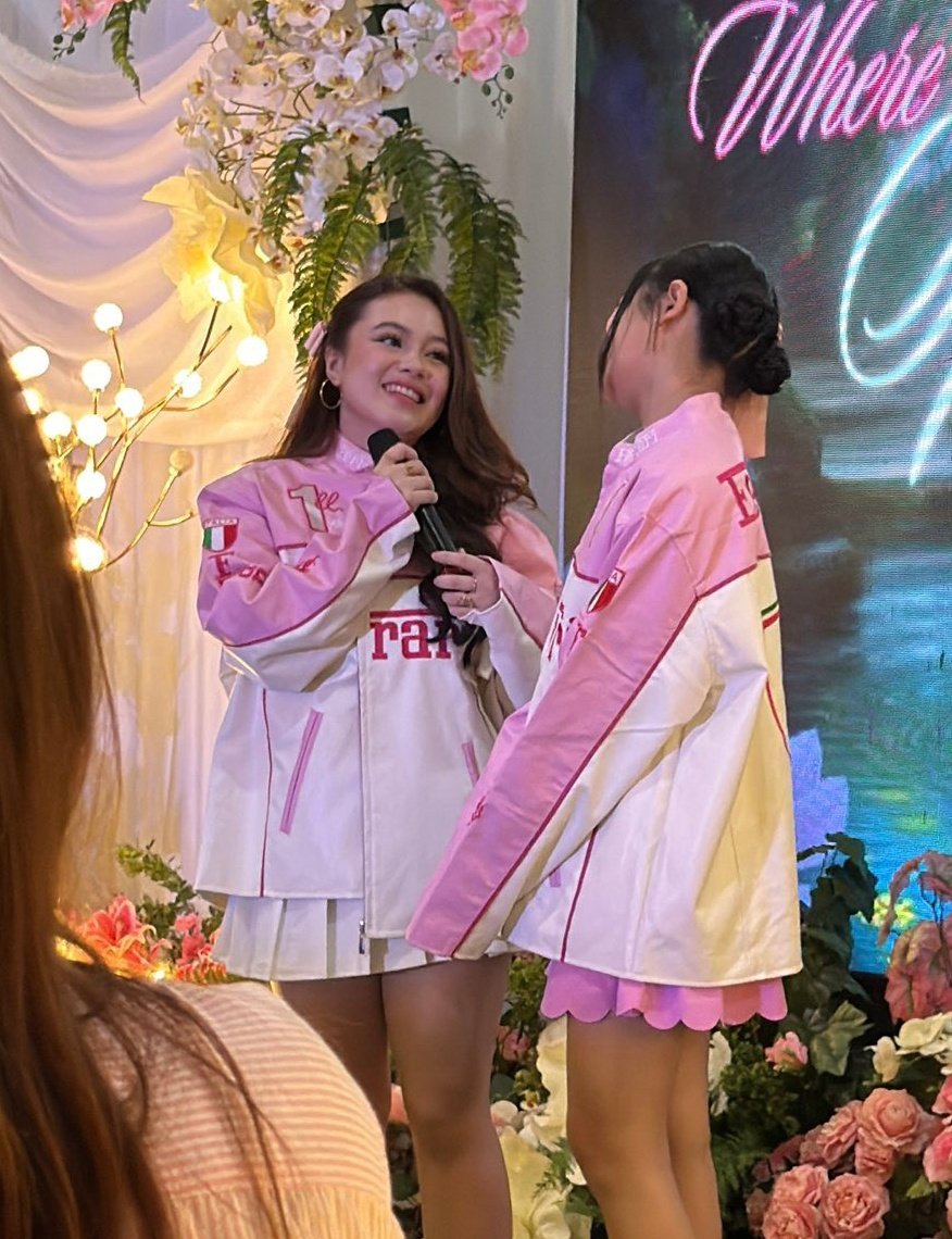itgirlaiah's tweet photo. "thank you for never making me feel like tomorrow there will be no us" son or "promise ha, let's keep in touch forever ha cap. promise. walang ingay, ako lang" daughter 

#capkrys #milklove https://t.co/2f0QWoBIhM