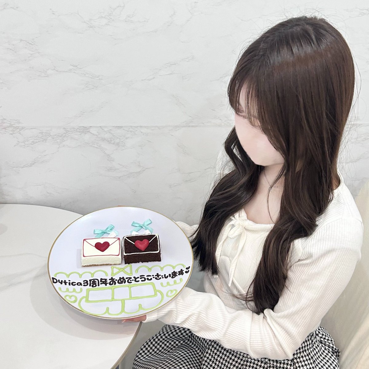 からし tweet media