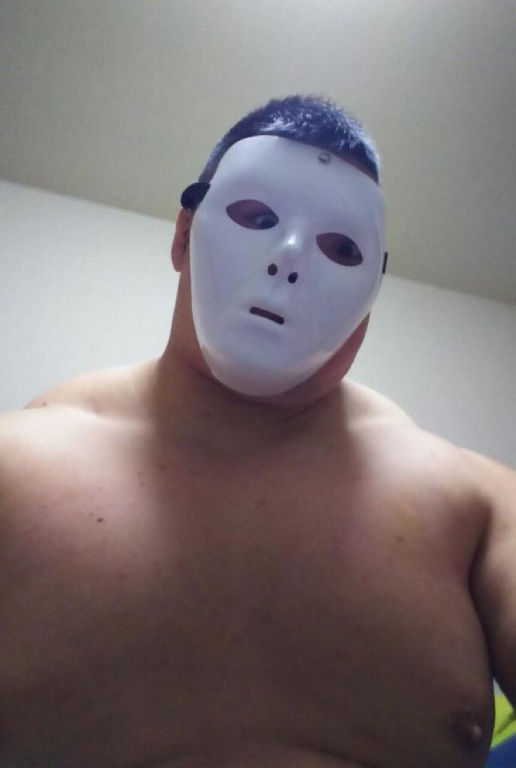 『ラファエルのコスプレして見たんやがどうやろ」

5
こわい

23
チェーンソー持ちながら襲ってきそう