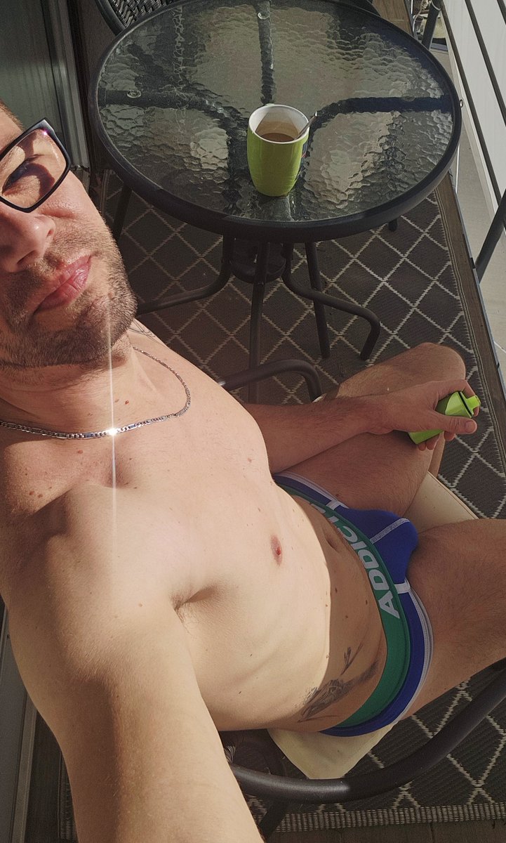 Morning sunshine. 🌞I love it! 😍
Reggeli napsütés.🌞 Imádom! 😍