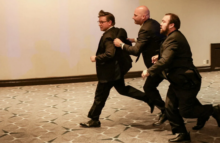 TomKeepIt's tweet image. #panic #dinned #dumb #trump