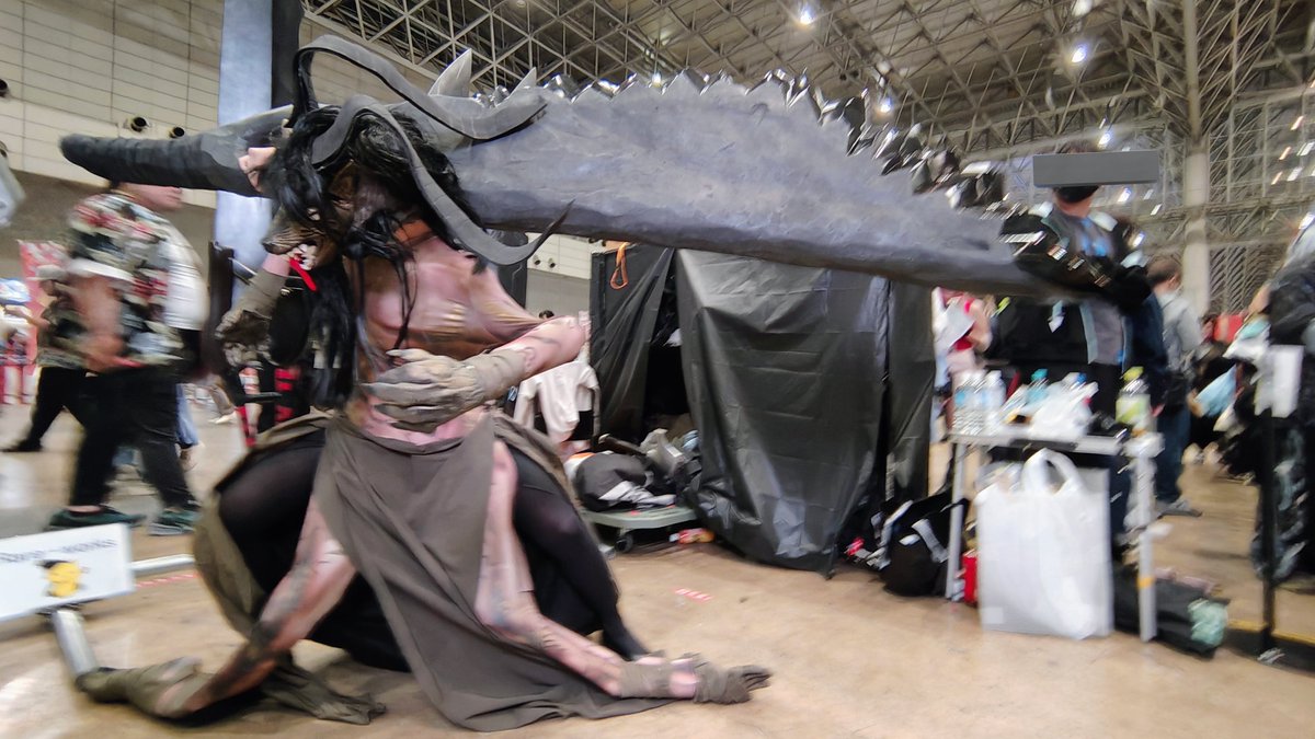 レアレアさん <a href="/rarerarerare/">レアレア@実物大空想武器屋ﾚｱﾜｰｸｽ</a> さんの大剣体験行ってきました！
クラスカード：バーサーカーで
バーサーカーの大剣を振り回してみた！
#ニコニコ超会議2026