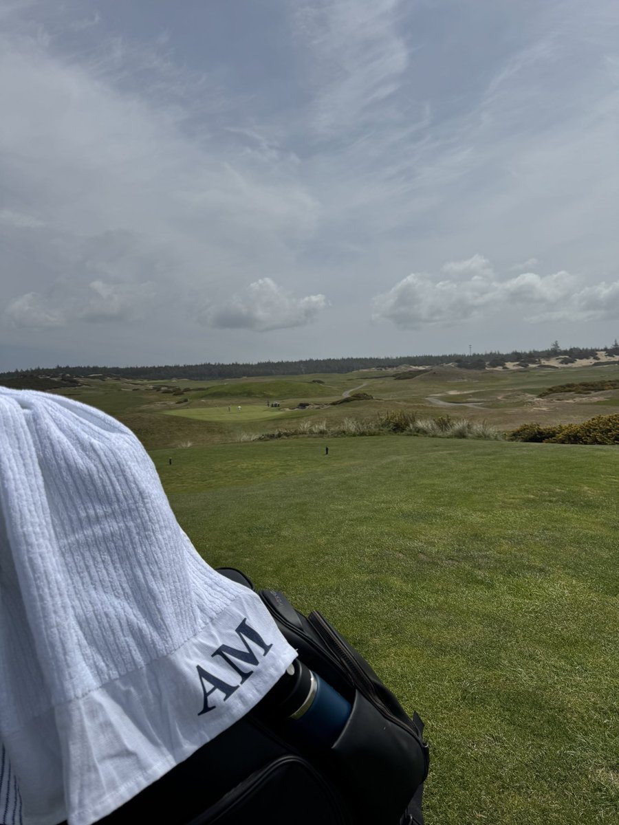 bcanini's tweet photo. @therealmcnair  Arnie made it to Bandon today.. https://t.co/p7K6MiWR4k