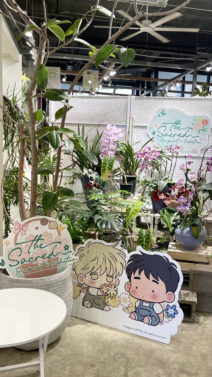 arrranzzz's tweet photo. 带了孩子们来新咖啡厅🥺…！
厨娘套装意外的适合这次主题🧑‍🍳
请多多举办活动吧～💕💕

#신품법 #신을품는방법  
💛@dagom_ https://t.co/lE8QEWeGmg