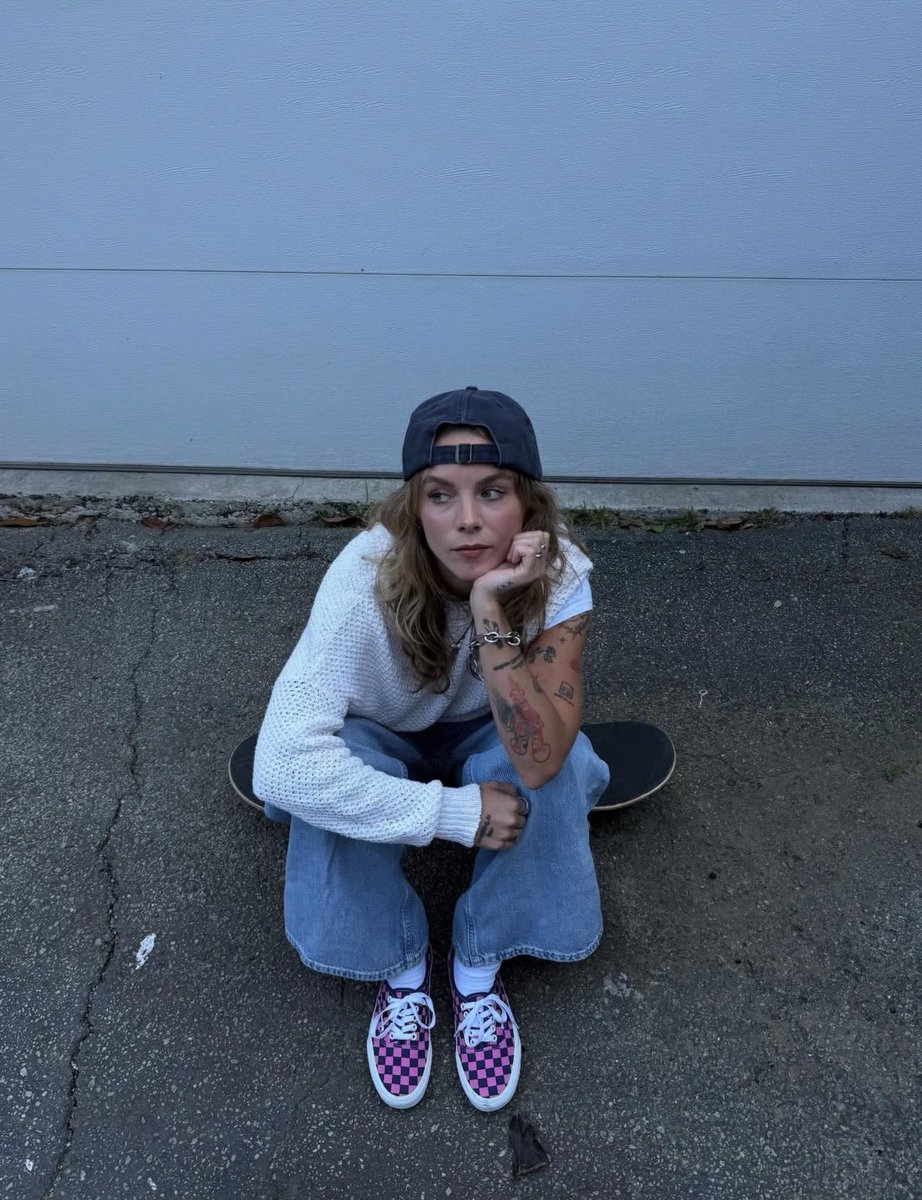 amelia ALT DAY tweet media