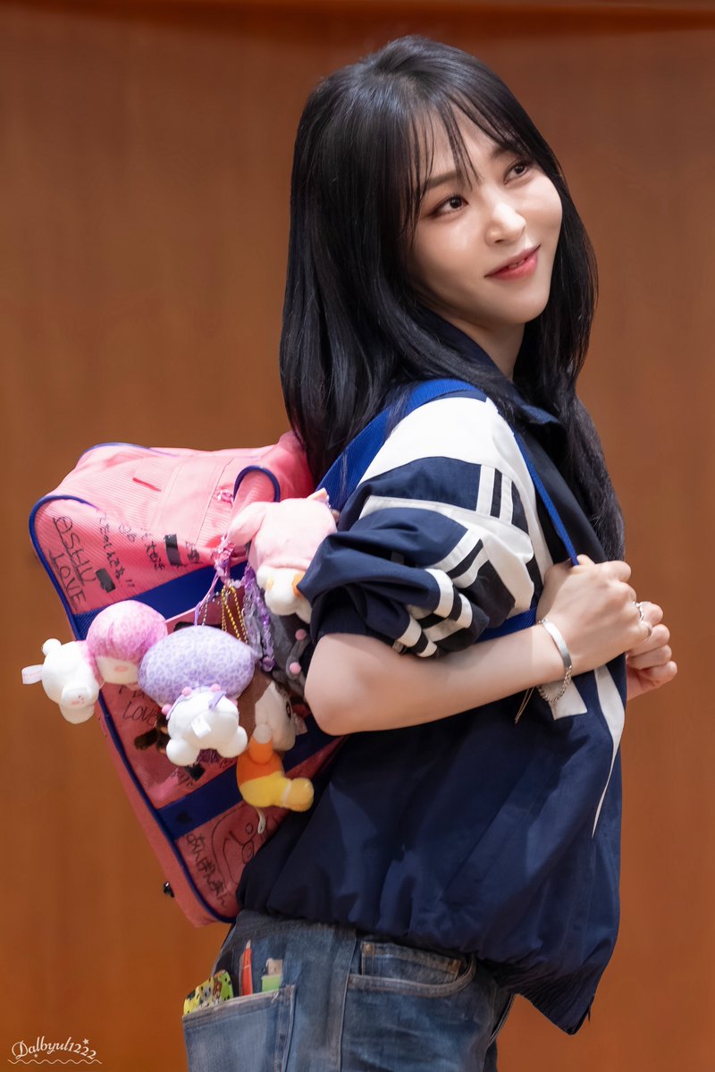 우𝗠𝗜𝗟𝗞유 🍼 tweet media