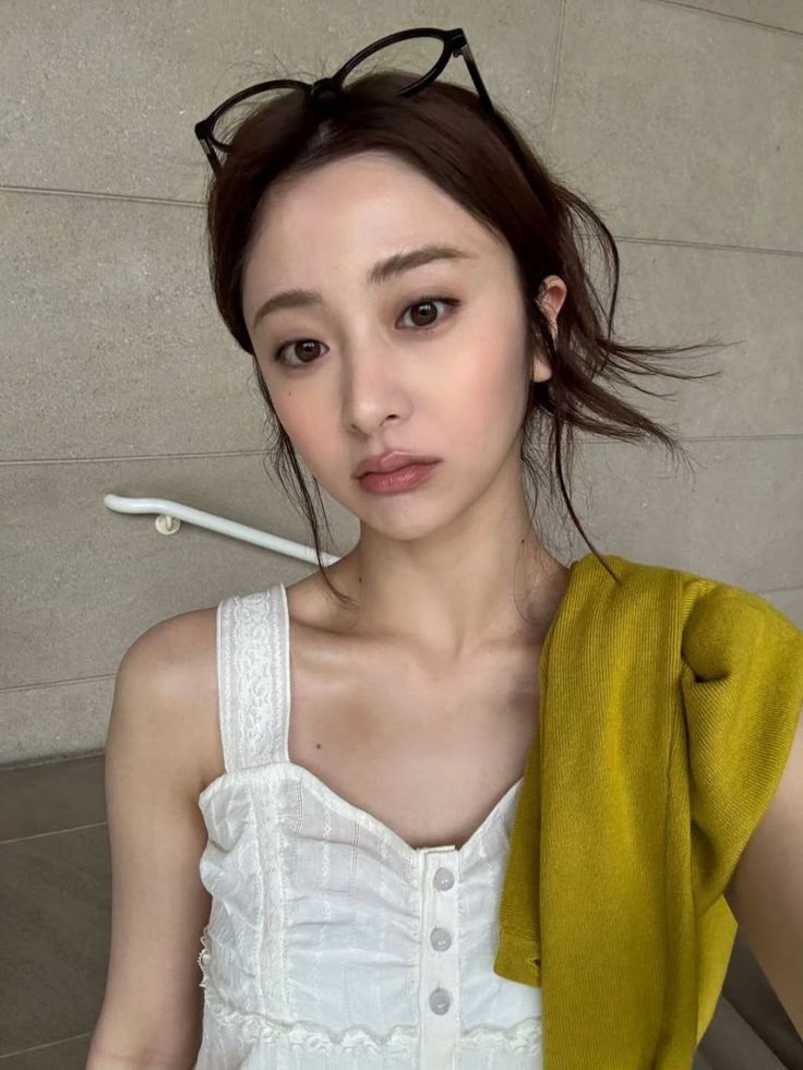 maraiozl_'s tweet image. good morning everyone! Happy Sunday ako ang guardian angel niyo #hellyeah #socute #sayitback #mukhasiyangangel