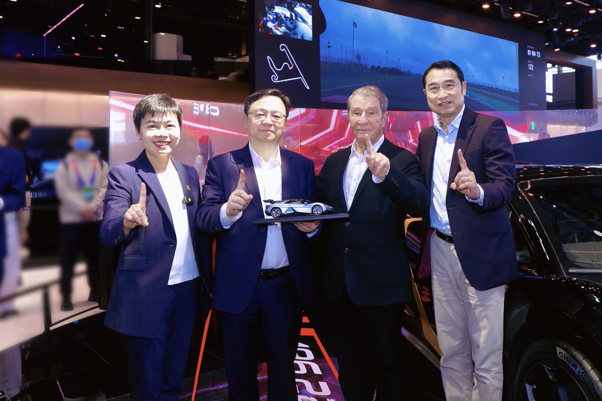 BYDGlobal's tweet photo. One of Thirty. The Only One in Australia.
Congratulations to Mr. Nick Politis AM on securing his order of the YANGWANG U9 Xtreme.
A rare icon limited to just 30 units globally — built for those who demand more than excellence.
Welcome to the YANGWANG elite!#YANGWANG https://t.co/HEx5poDUj0