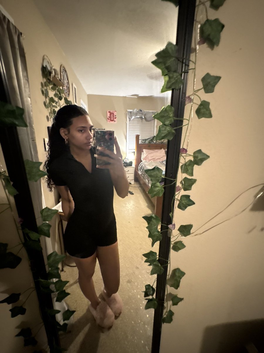 Siri, play ROOMS by Mike WiLL