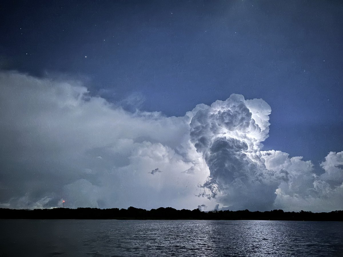 jmilligan811's tweet image. Lightning illuminated cumulonimbus shot from the Elmore city lake look east towards Sulphur moments ago.  #lightning #okwx