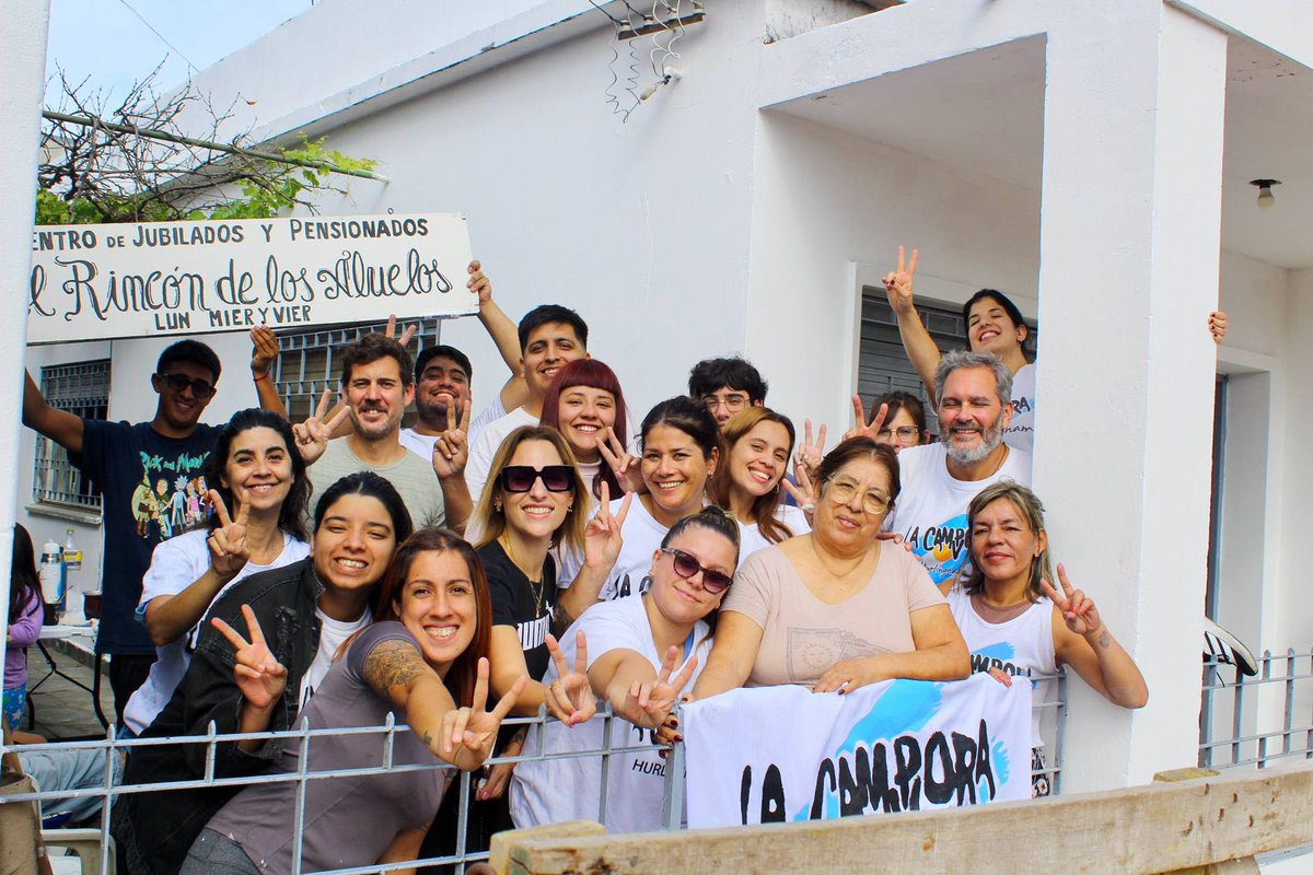 LaCamporaHur's tweet photo. JORNADAS SOLIDARIAS PAPA FRANCISCO 🤍

Hoy, a un año de la partida de Francisco, realizamos jornadas solidarias en todo Hurlingham. Continuamos el ejemplo de solidaridad, amor y compromiso para tener una patria justa para todos y todas. 🤍✌🏽 https://t.co/whQI9eYd4j