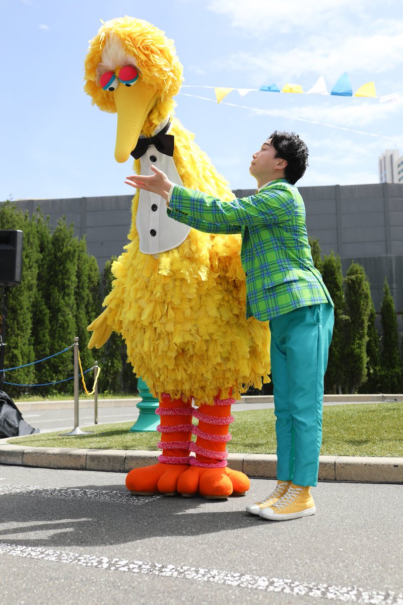 yoruyoi840's tweet image. フォーエバー・フレンズ ～ずっと友だち～
セサミ　スペシャルショー
2026/4/26　10:30初回
ビックバードの真似🤣
 #USJファン