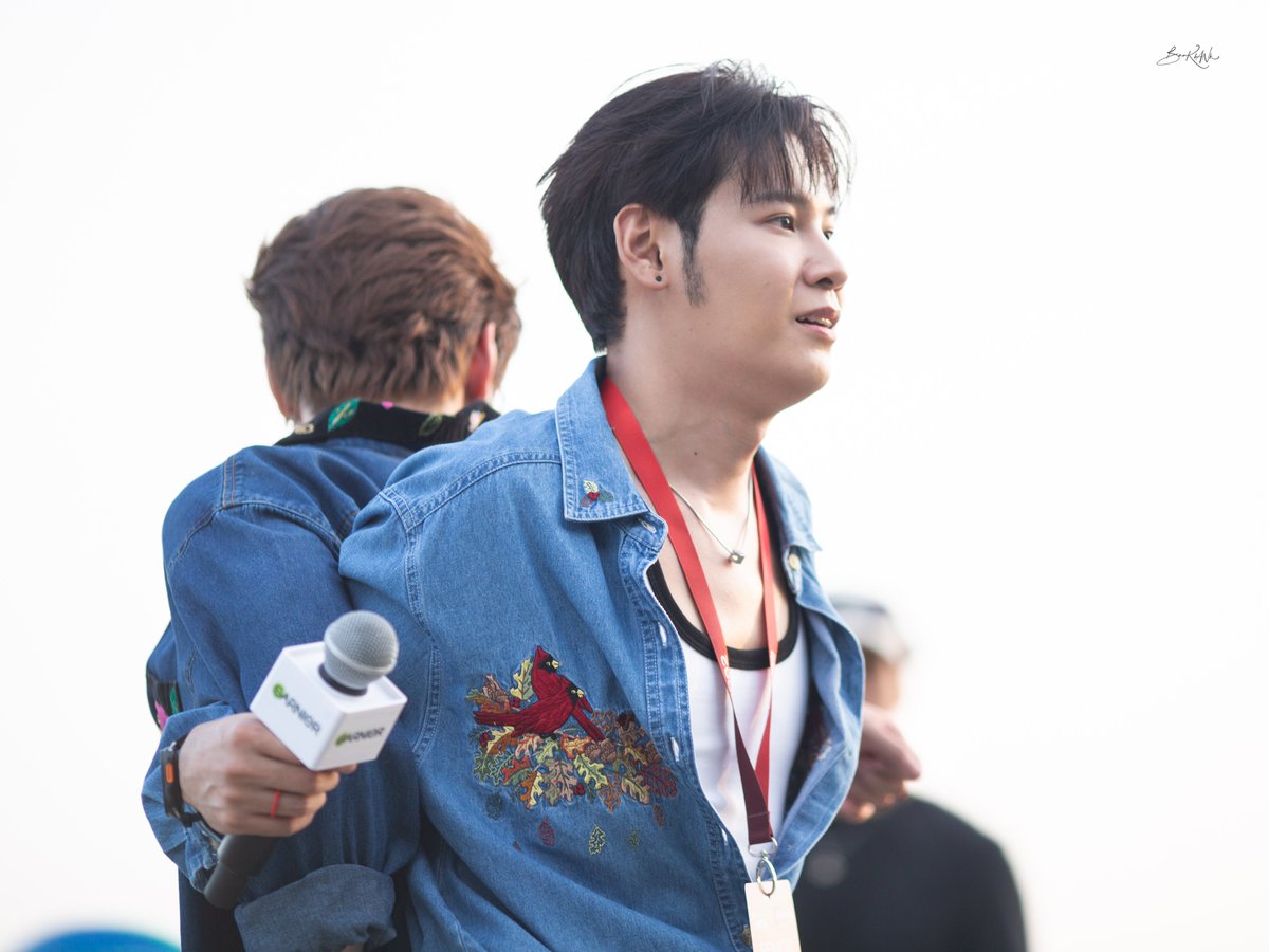 Bxxk__twt's tweet image. ทั้งที่ในใจมันร้อง บอกว่ารัก...
แต่ฉันทำไมต้องเป็นคนแบบนี้ มันไม่เข้าใจ

KRISTSINGTO X GARNIER MEN D1

#GarnierMenSotusTripxKristSingtoD1
@stjinx_maya #SingtoPrachaya
@kristtps #KristPerawat
#คริสสิงโต